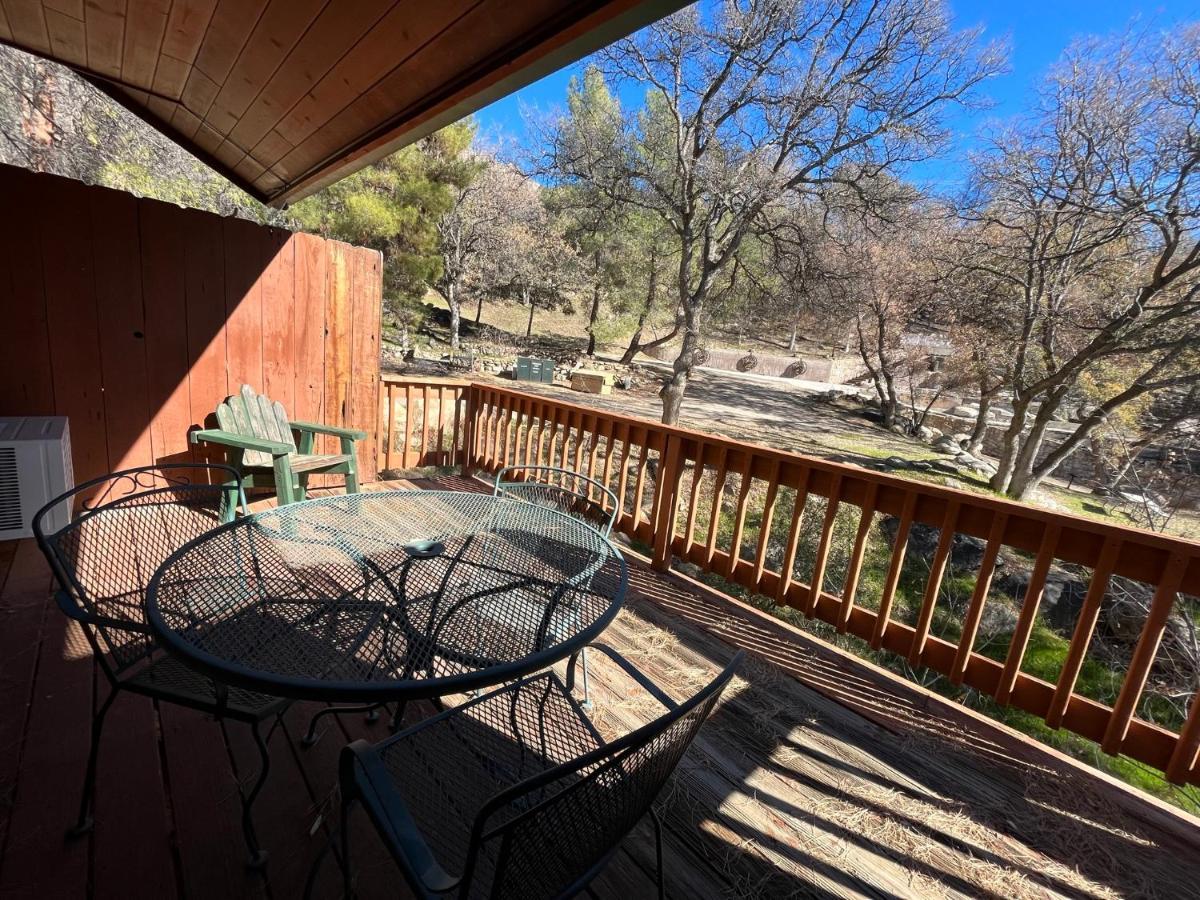 Whispering Pines Lodge Kernville Bagian luar foto